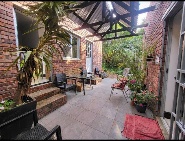 2 BEDROOM PROPERTY TO RENT IN LOVEMORE PARK